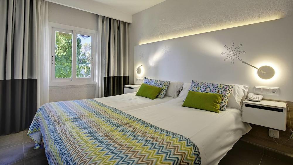 Hotel Tui Magic Life Cala Pada Santa Eularia des Riu Esterno foto