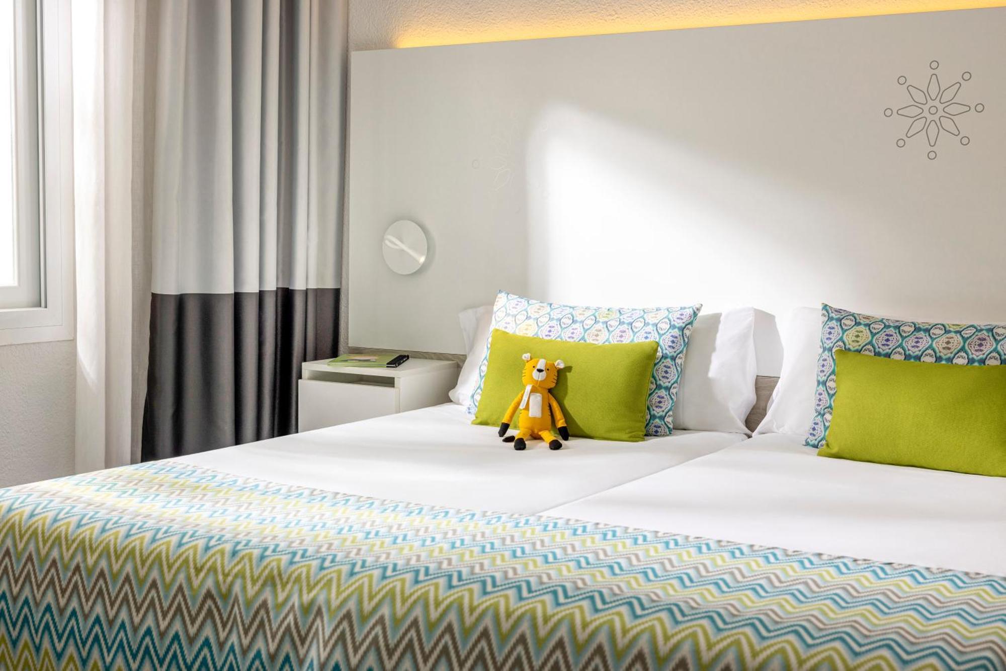 Hotel Tui Magic Life Cala Pada Santa Eularia des Riu Esterno foto
