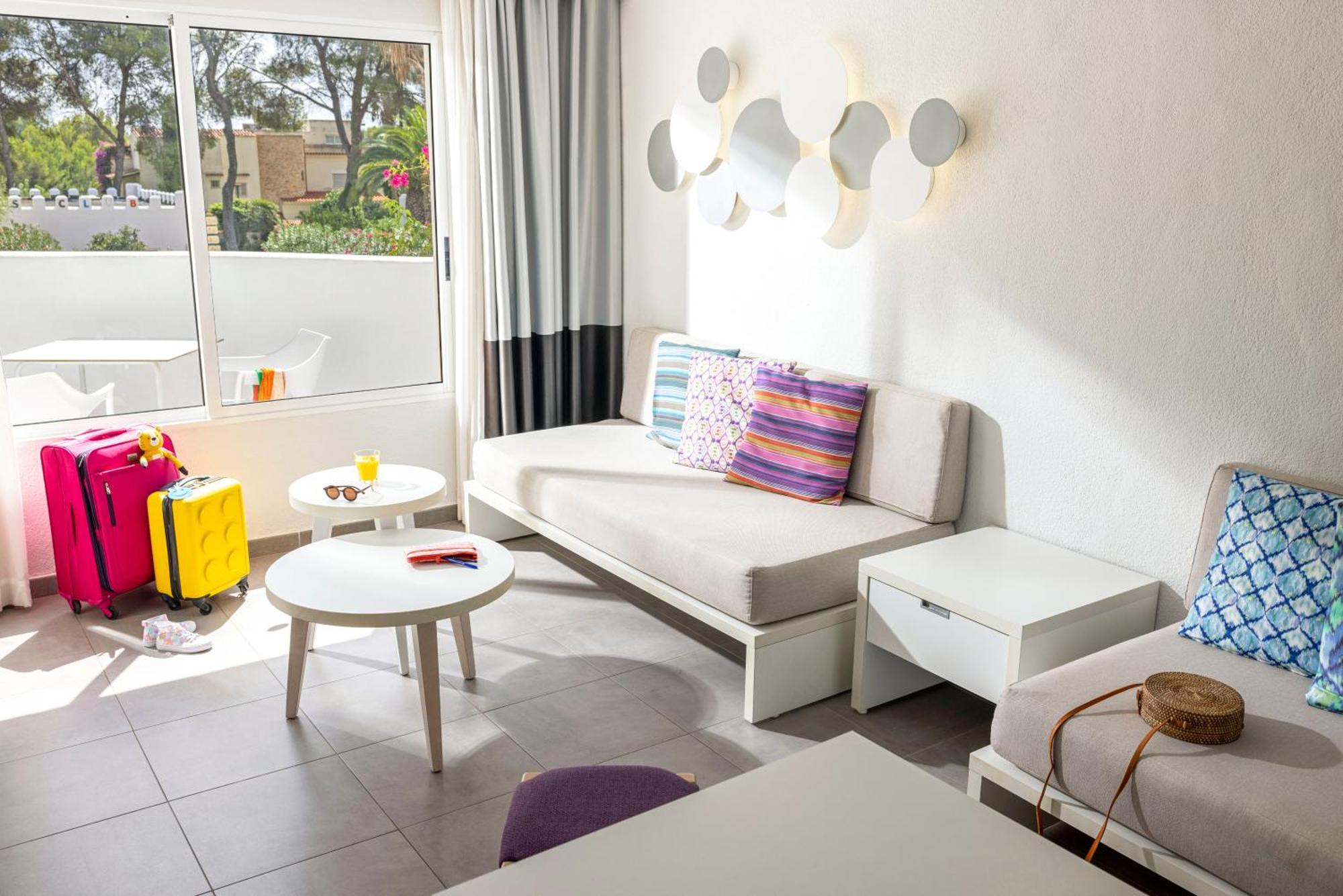 Hotel Tui Magic Life Cala Pada Santa Eularia des Riu Esterno foto