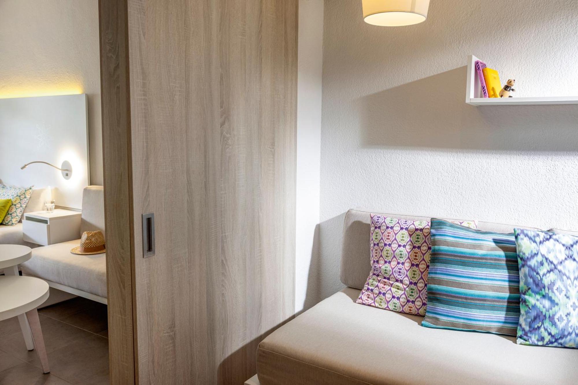 Hotel Tui Magic Life Cala Pada Santa Eularia des Riu Esterno foto