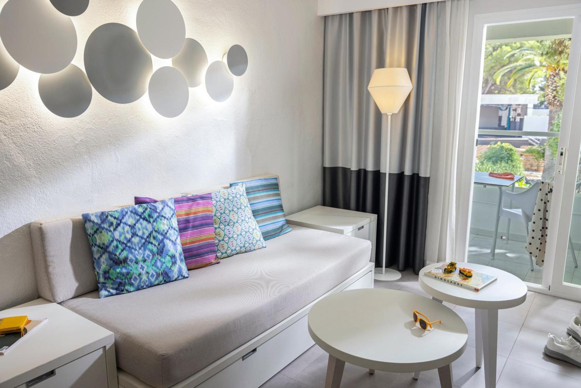 Hotel Tui Magic Life Cala Pada Santa Eularia des Riu Esterno foto