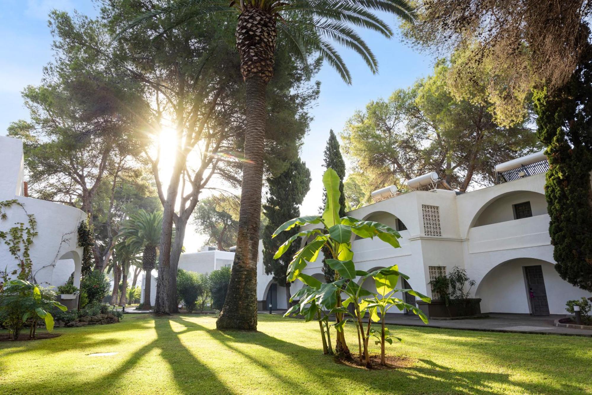Hotel Tui Magic Life Cala Pada Santa Eularia des Riu Esterno foto