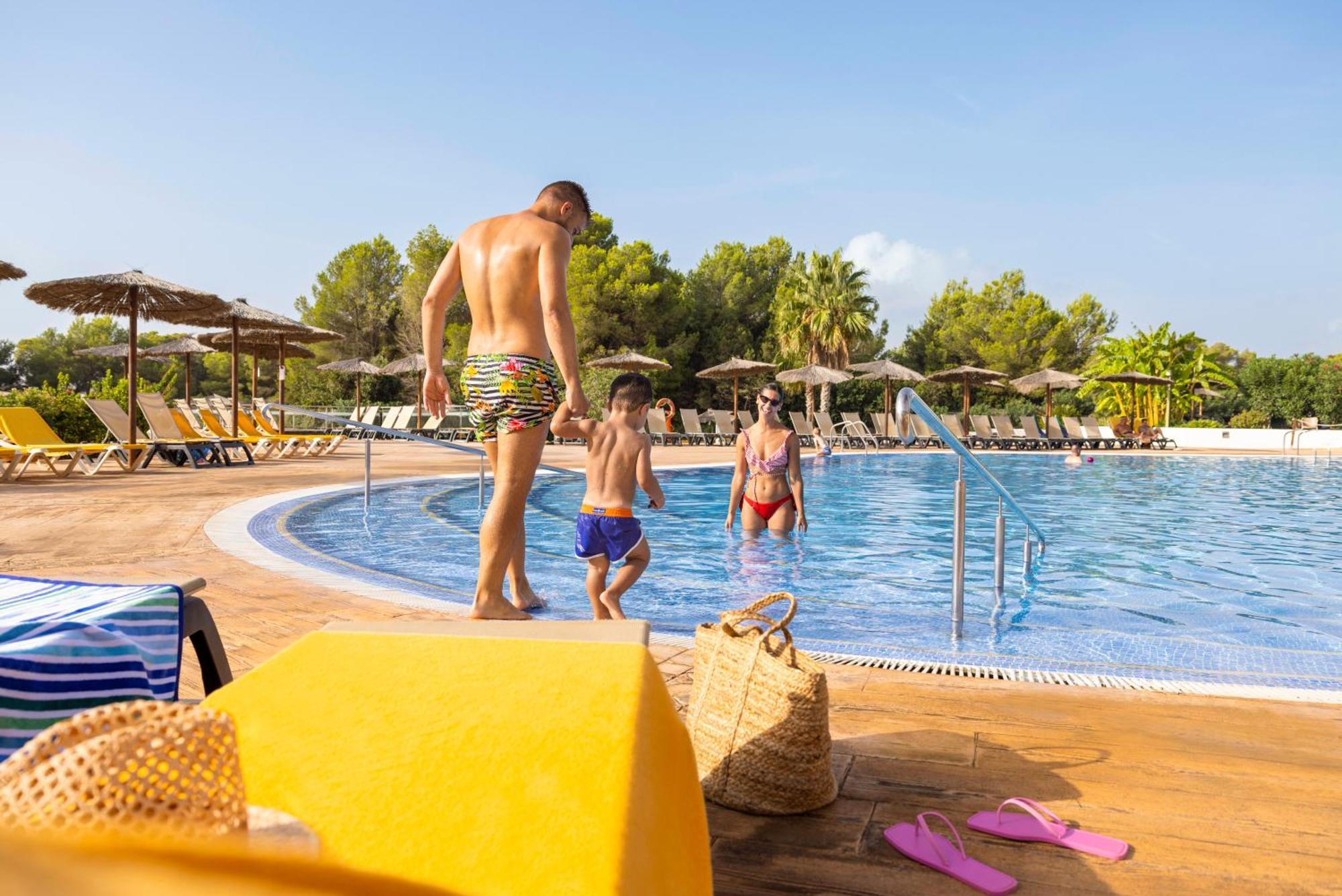 Hotel Tui Magic Life Cala Pada Santa Eularia des Riu Esterno foto