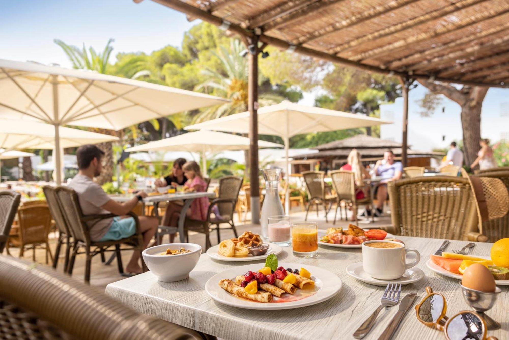 Hotel Tui Magic Life Cala Pada Santa Eularia des Riu Esterno foto
